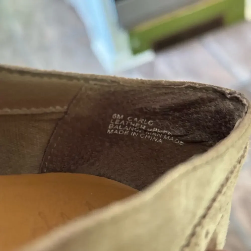 Crown Vintage Carlo Oxford Loafer Women’s Size 6 Taupe Suede Tassel Flats